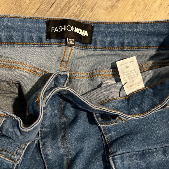 Fashion Nova Stretch, low rise jeans size 15 tall (like new) - Picture 5 of 5
